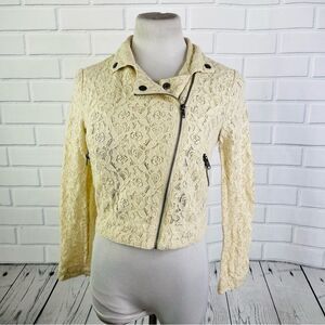 Kirra Cream Cropped Lace Asymmetrical Zippered Moto Blazer - Medium